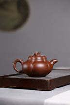 研高收藏重器【上合桃】 作者：刘红仙 职称：研究员级高级工艺美术师 容量： 510cc 泥料： 原矿紫泥