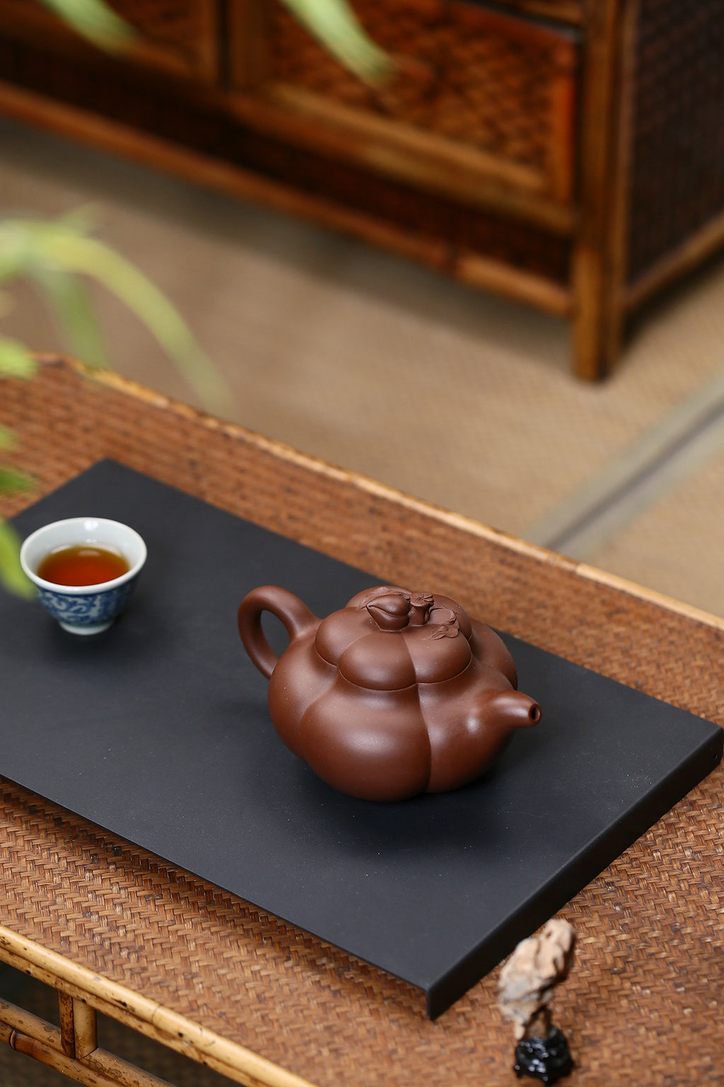 研高收藏重器【上合桃】 作者：刘红仙 职称：研究员级高级工艺美术师 容量： 510cc 泥料： 原矿紫泥