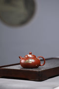 研高收藏重器【春江水暖】 作者：刘红仙 职称：研究员级高级工艺美术师 装饰：孙燕明 中国工艺美术大师 容量： 180cc 泥料： 稀有可心朱泥