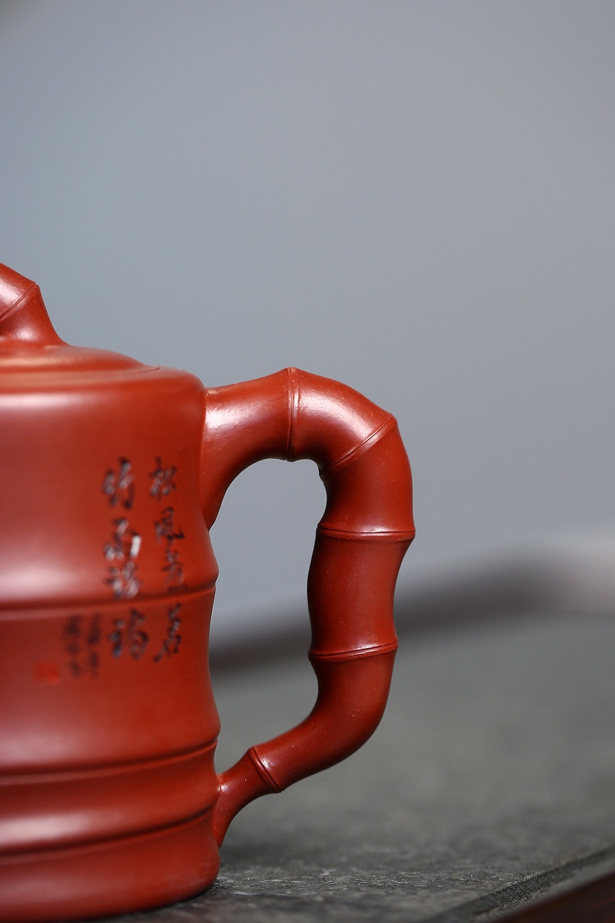 研高收藏重器【斑竹】 作者：刘红仙 职称：研究员级研究员级高级工艺美术师 容量：360cc 泥料： 稀有可心朱泥