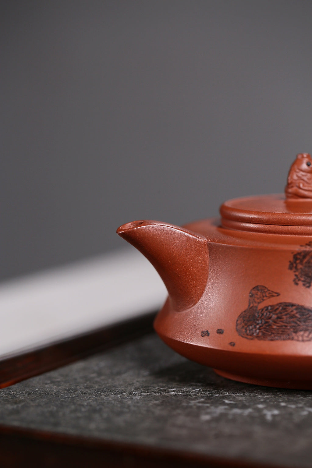 研高收藏重器【 渔趣】 作者：刘红仙 职称：研究员级高级工艺美术师 容量： 380cc 泥料： 稀有清水泥