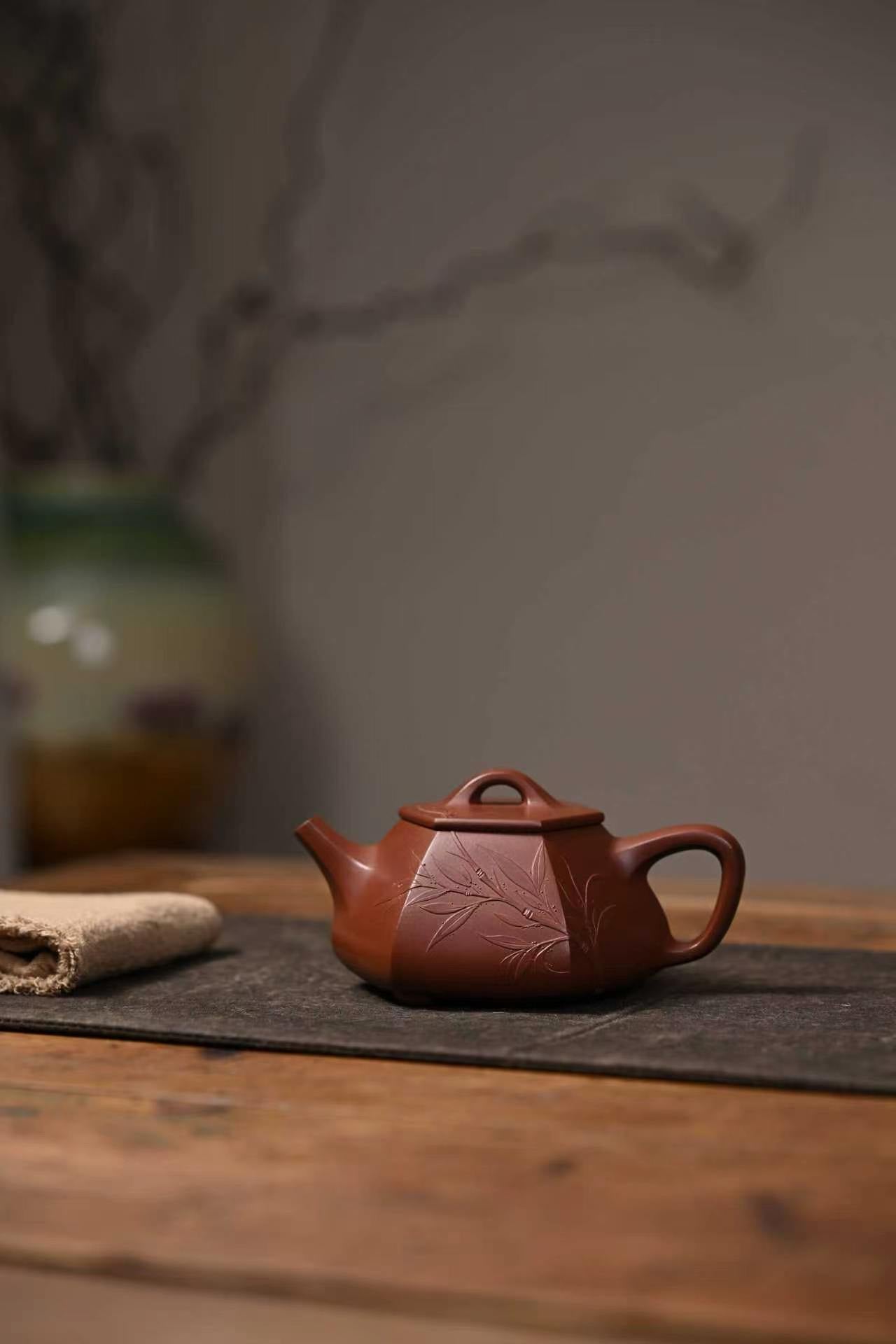 鑫印堂收藏重器【 六方石瓢】 作者：徐老师 容量： 250cc 泥料： 紫泥大红袍
