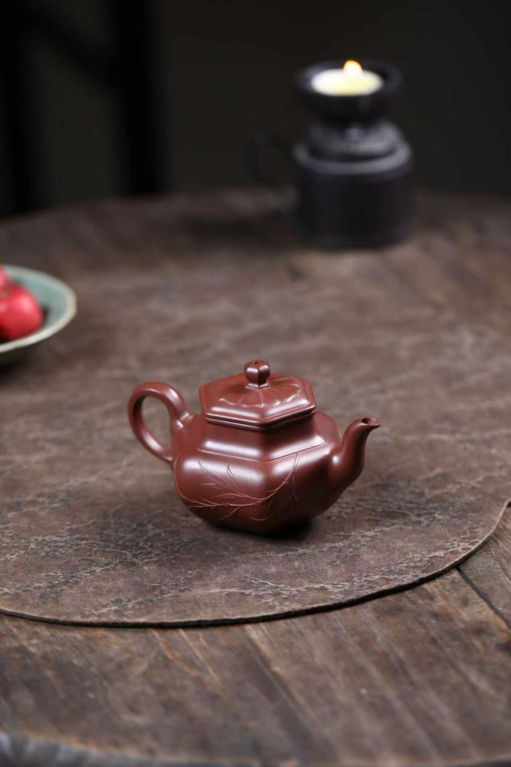收藏重器【 六方菱花】 作者：徐老师 容量： 170cc 泥料： 紫泥大红袍