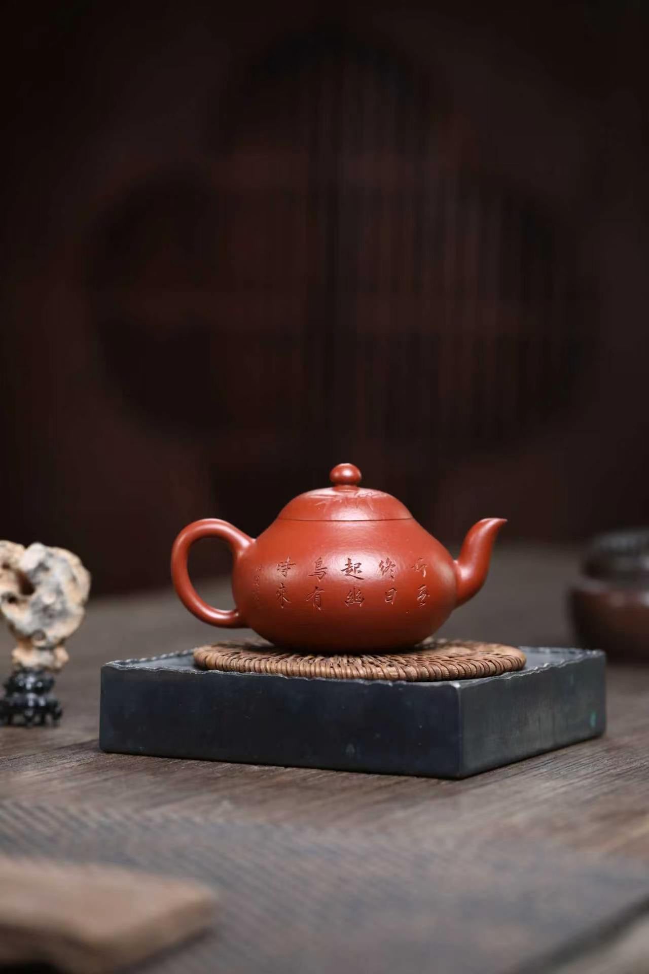 金鼎收藏重器【 梨形】 作者：徐老师 容量： 200cc 泥料： 金鼎贵妃红