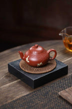 金鼎收藏重器【 梨形】 作者：徐老师 容量： 200cc 泥料： 金鼎贵妃红