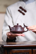 鑫印堂收藏重器【牛转乾坤】 作者：徐老师 容量： 170cc 泥料： 紫泥大红袍