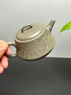 中国紫砂界当代梅王·朱炳浩(石陶）本工巅峰臻品《劲竹石瓢》——原矿优质松华青段·180cc（梅竹双清） ——任淦庭大师高徒｜朱炳浩（石陶）之作