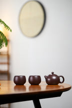 顾景舟同款泥料，杨军保老师制作【品名】小西施（内推球孔）【作者】国家级工艺美术师杨军保【泥料】六十年代黑墩头【容量】150cc
