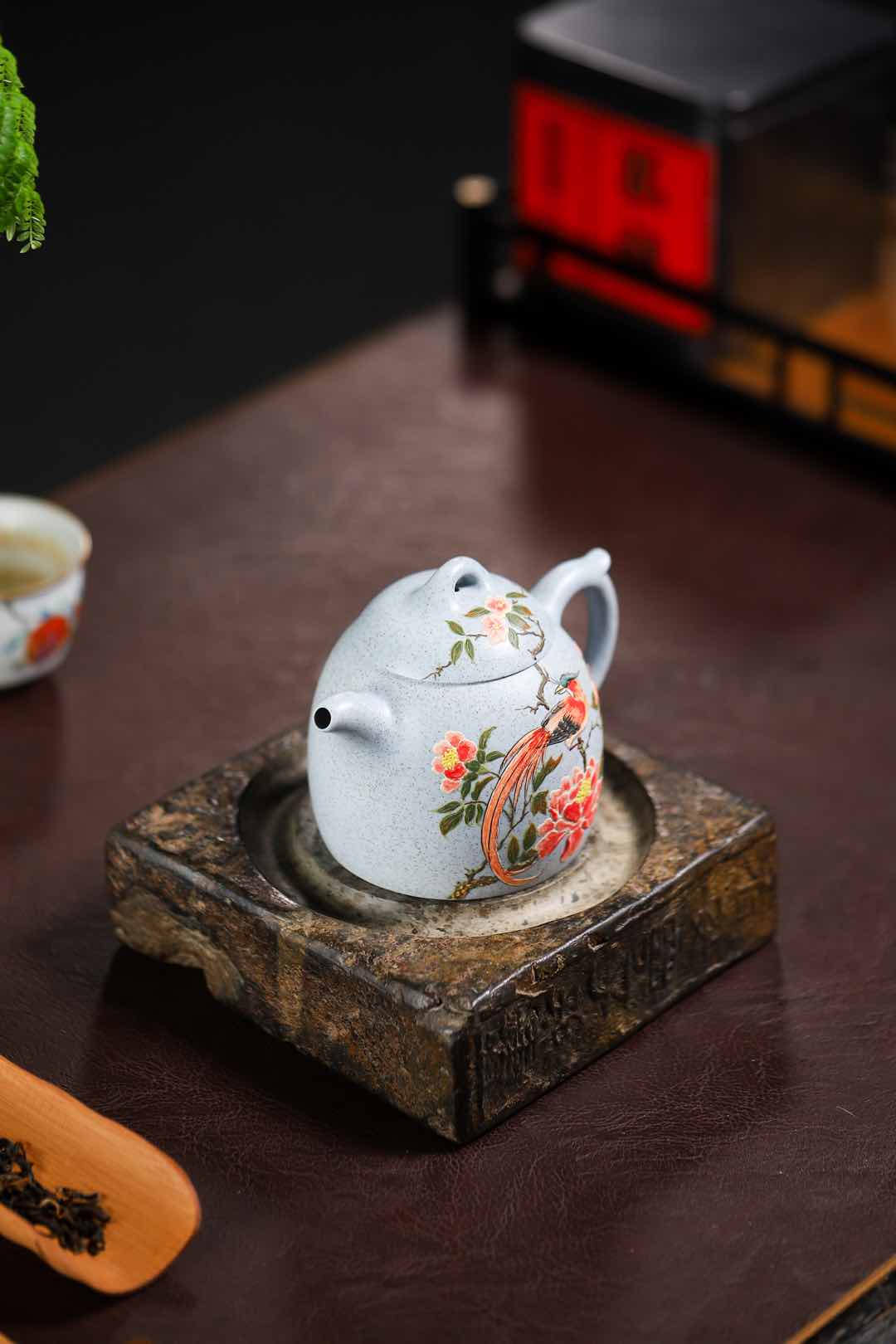 景德镇国大师任瑞华装饰【秦权】 泥料，海蓝泥，容量280cc 作者：杨军保 国家级工艺美术师