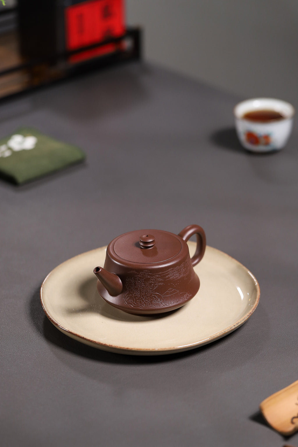 柱础｜顾老同款泥料 1956年代极紫泥｜220cc 国家级工艺美术师杨军保作品 此款壶，线面明朗，敦庞大气，简约而不简单
