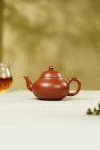 范泽锋高徒·邱爽紫砂潜力重器《梨形壶》是您礼藏皆宜的高端艺术品👍  ——原矿优质粗砂朱泥·180cc·70cc ——江苏省级大师·邱爽 亲制
