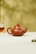 范泽锋高徒·邱爽紫砂潜力重器《梨形壶》是您礼藏皆宜的高端艺术品👍  ——原矿优质粗砂朱泥·180cc·70cc ——江苏省级大师·邱爽 亲制