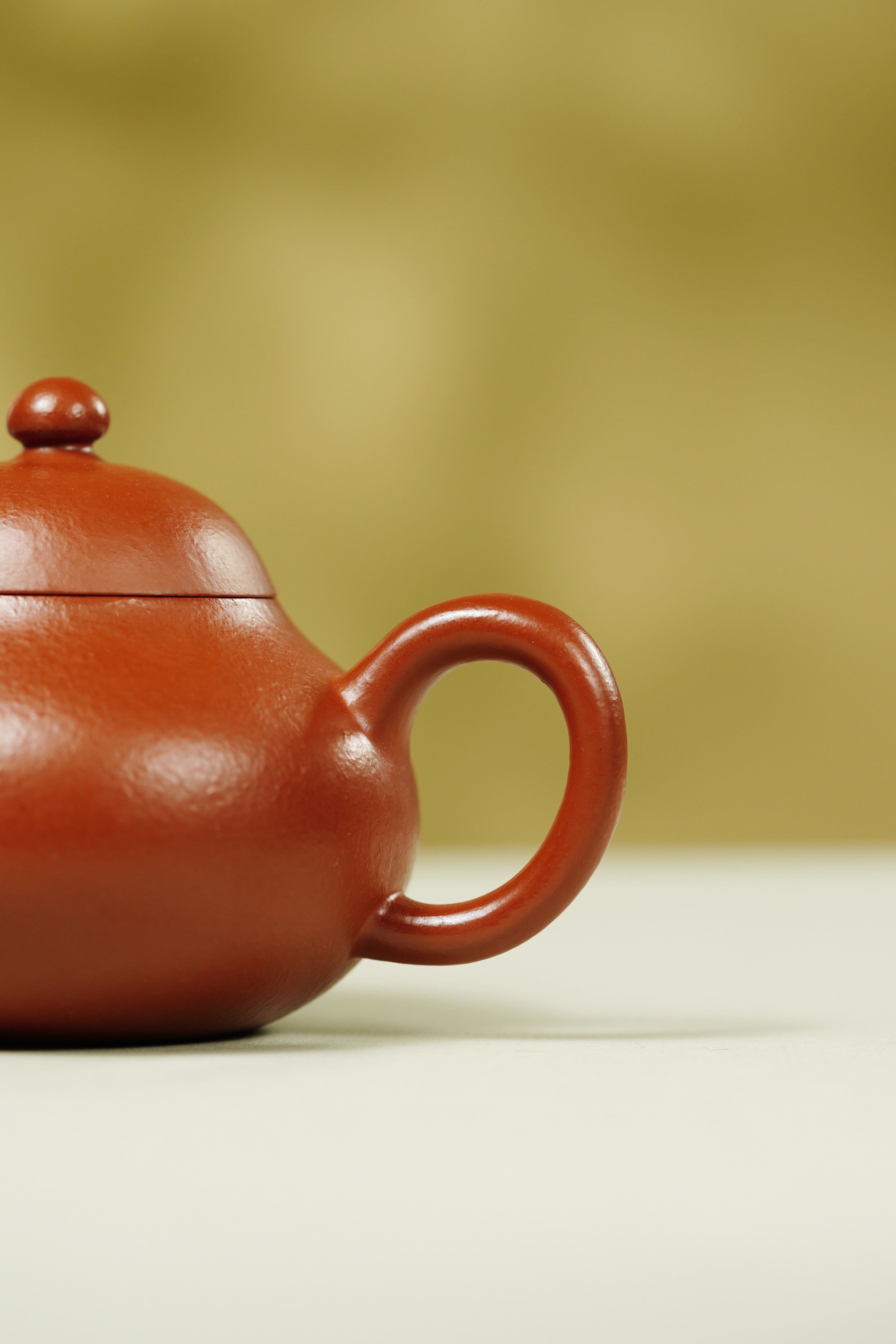 范泽锋高徒·邱爽紫砂潜力重器《梨形壶》是您礼藏皆宜的高端艺术品👍  ——原矿优质粗砂朱泥·180cc·70cc ——江苏省级大师·邱爽 亲制