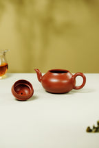范泽锋高徒·邱爽紫砂潜力重器《梨形壶》是您礼藏皆宜的高端艺术品👍  ——原矿优质粗砂朱泥·180cc·70cc ——江苏省级大师·邱爽 亲制