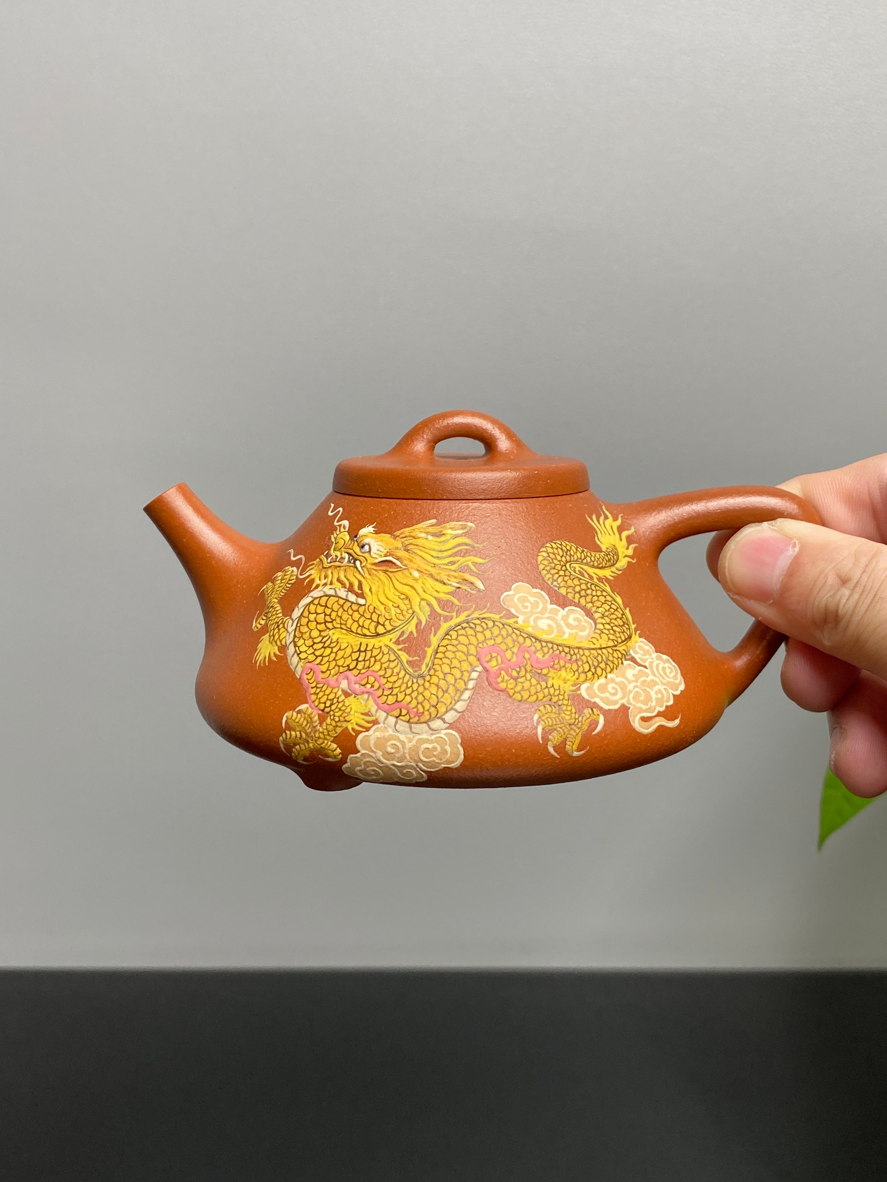 沈更轶～邱玉林巅峰联诀《子冶石瓢》 典藏传世——原矿优质降坡泥·260cc ——正高级工艺美术师·沈更轶 亲制 ——中国陶瓷艺术大师·邱玉林装饰 龙🐉