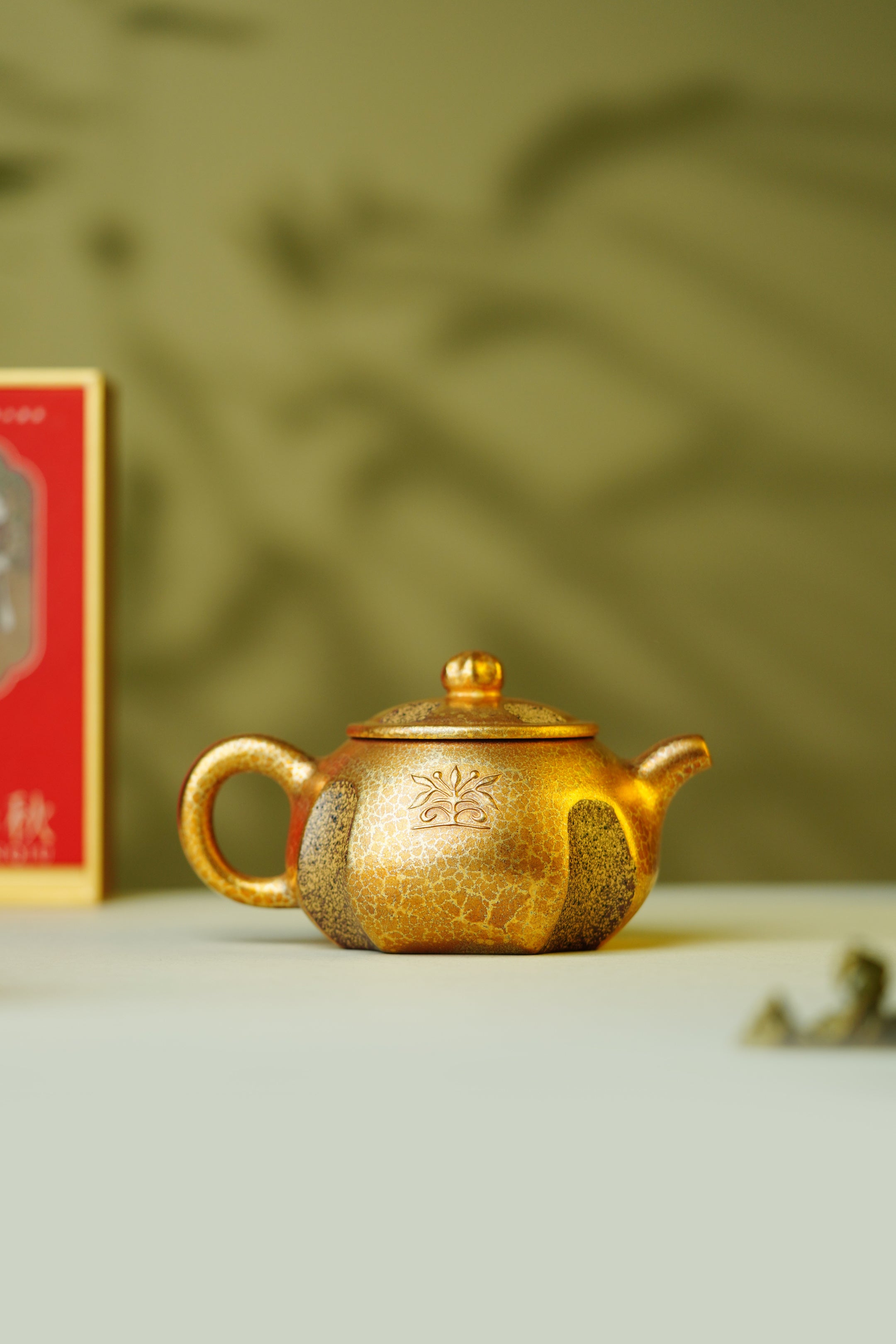 紫砂界金字塔尖·非遗功勋国大师 邱玉林｜殿堂级顶奢臻品《得乐壶》，传世收藏👍——原矿优质底槽清·330cc ——中国陶瓷艺术大师·邱玉林 亲制 ——非遗黄金贝壳烧·独家茶叶沫釉 双工艺
