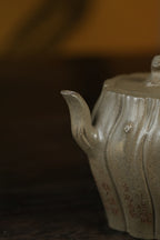 范大生嫡脉｜范秀芳制 范伟群装饰｜双省大师联诀紫砂臻品《逢春壶》传世收藏·礼赠双绝重器！  ——原矿优质蟹壳青·280cc（入册款代表作）