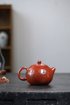 三工合作 正高佳作 《西施·翠羽锦屏》 王敏（正高级工艺美术师）装饰：李玮（江苏省陶瓷艺术大师）原矿90年景舟大红袍，670cc，菱形23孔出水