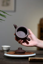 《龙头八卦一捆竹》 国家级工艺美术师 鲍玉华 原矿家藏老紫泥，180cc。 ~纵观此壶，有龙有竹，有卦有图，深富中华文化之内涵