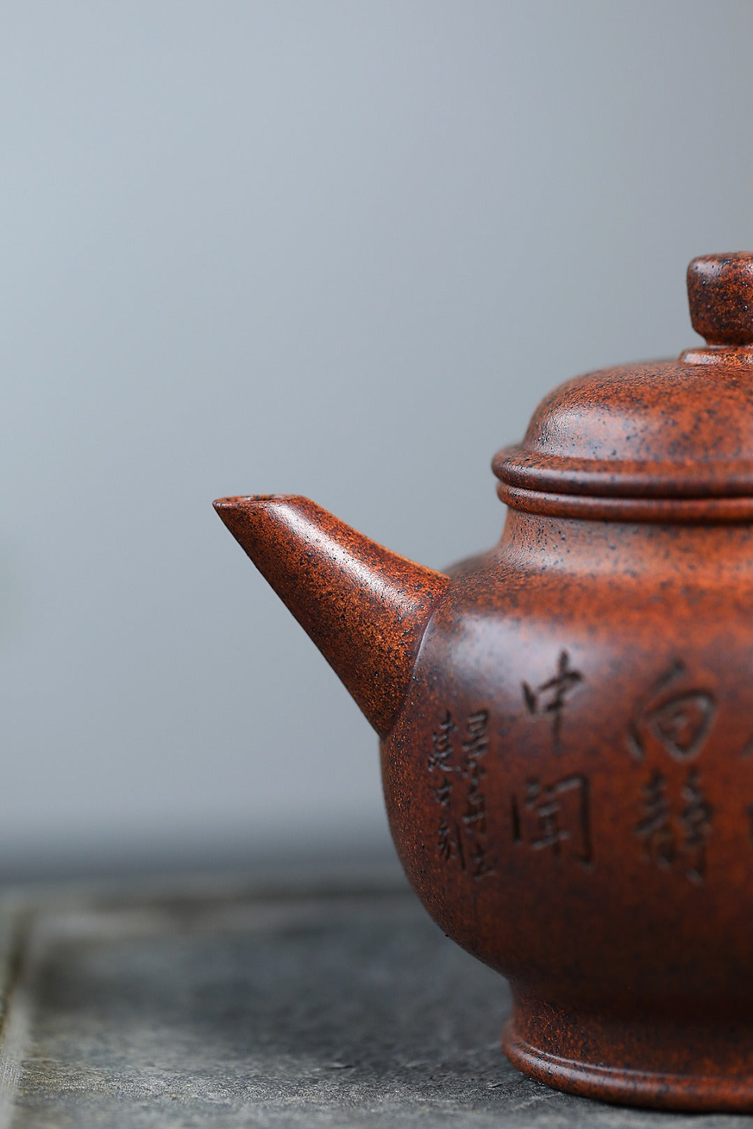 三工合作款 正高佳作！！ 《高宫灯》 王敏（正高级工艺美术师）装饰：李玮（江苏省陶瓷艺术大师）黄龙山红皮龙古法柴火烧，480cc，菱形14孔出水