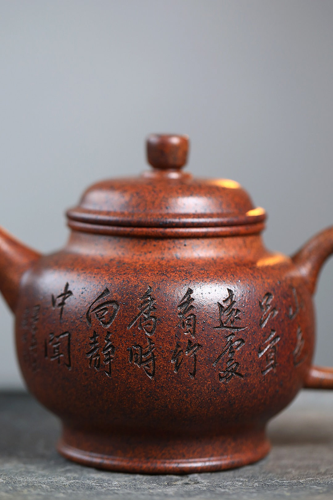 三工合作款 正高佳作！！ 《高宫灯》 王敏（正高级工艺美术师）装饰：李玮（江苏省陶瓷艺术大师）黄龙山红皮龙古法柴火烧，480cc，菱形14孔出水