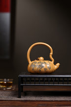《南瓜提梁》 国家级工艺美术师 鲍玉华 原矿鲍氏百年冷金黄，230cc，菱形9孔出水