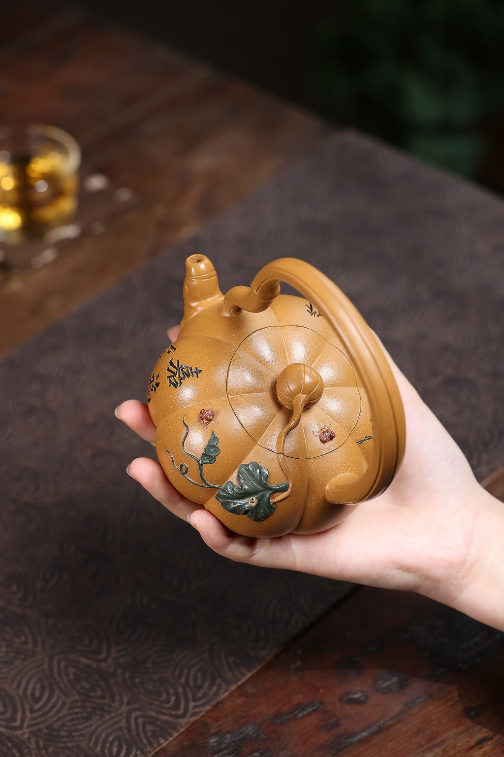 《南瓜提梁》 国家级工艺美术师 鲍玉华 原矿鲍氏百年冷金黄，230cc，菱形9孔出水