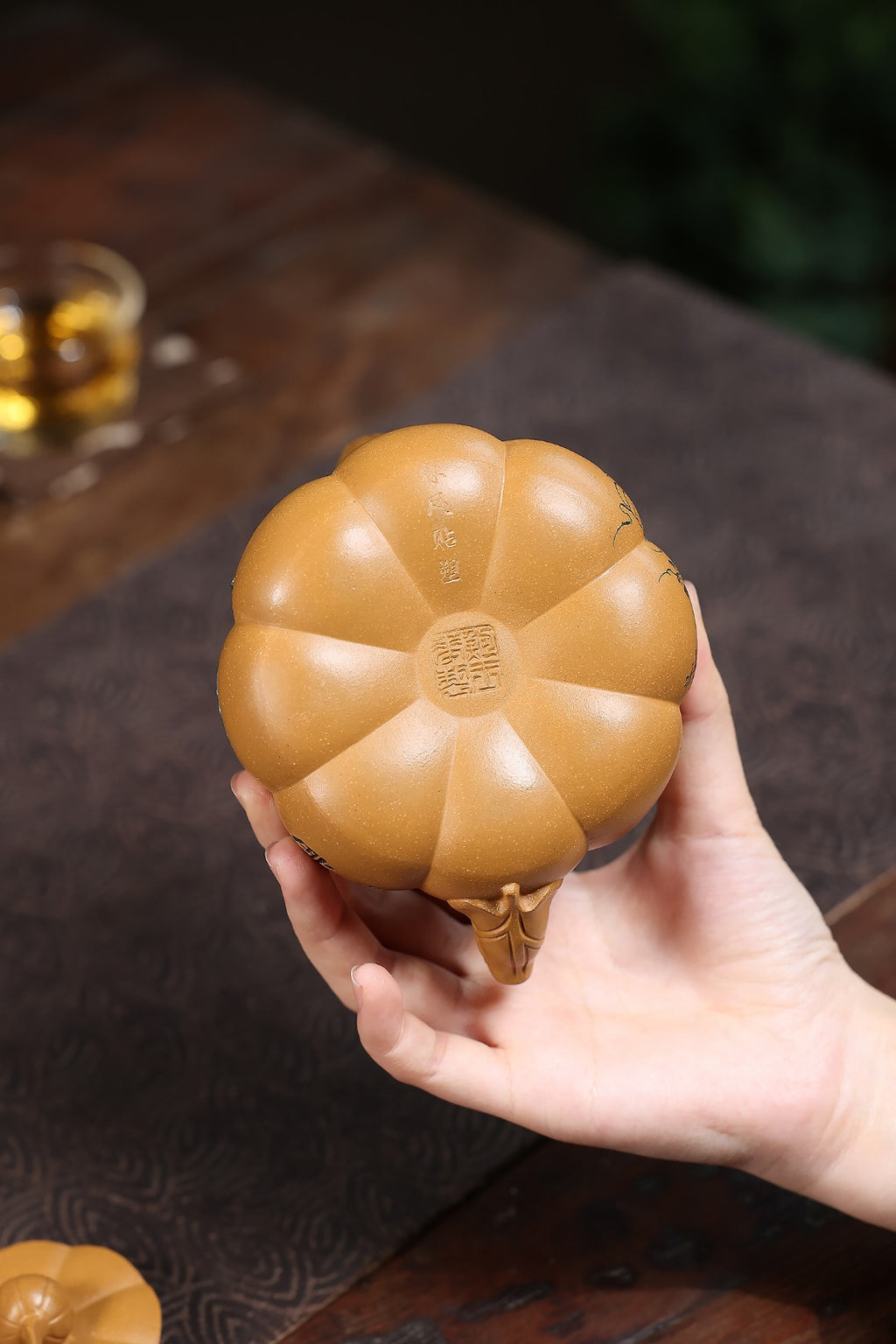 《南瓜提梁》 国家级工艺美术师 鲍玉华 原矿鲍氏百年冷金黄，230cc，菱形9孔出水