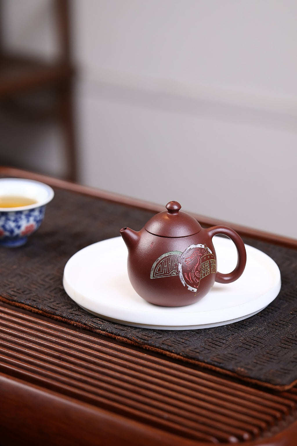 《龙蛋》 国家级工艺美术师 鲍玉华 装饰：李玮（江苏省陶瓷艺术大师，正高）原矿家藏紫泥，150cc，内推球孔出水