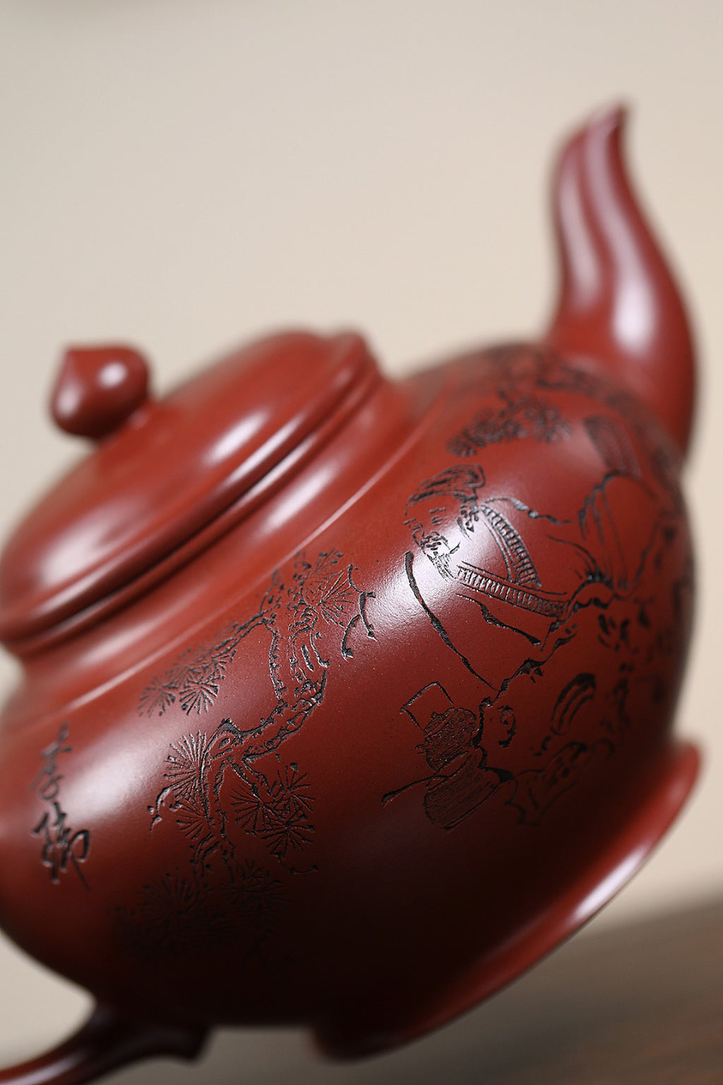 《笑樱》 王敏（正高级工艺美术师）装饰：李玮（江苏省陶瓷艺术大师，正高）94年三号坡龙血砂，580cc，菱形14孔出水