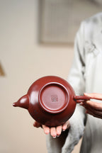 《笑樱》 王敏（正高级工艺美术师）装饰：李玮（江苏省陶瓷艺术大师，正高）94年三号坡龙血砂，580cc，菱形14孔出水
