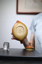 《扬帆起航》 国家级工艺美术师 鲍玉华 装饰：李玮（江苏省陶瓷艺术大师，正高）鲍生泰百年冷金黄古法渐变烧，350cc，菱形9孔出水