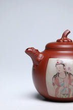 《观音锦瓜》 作者简介：李玮 中国陶瓷设计艺术大师 江苏省陶瓷艺术大师 江苏省陶瓷艺术名人 正高级工艺美术师 作品简介：原矿82年四号井头槽底槽清，370cc，菱形9孔出水