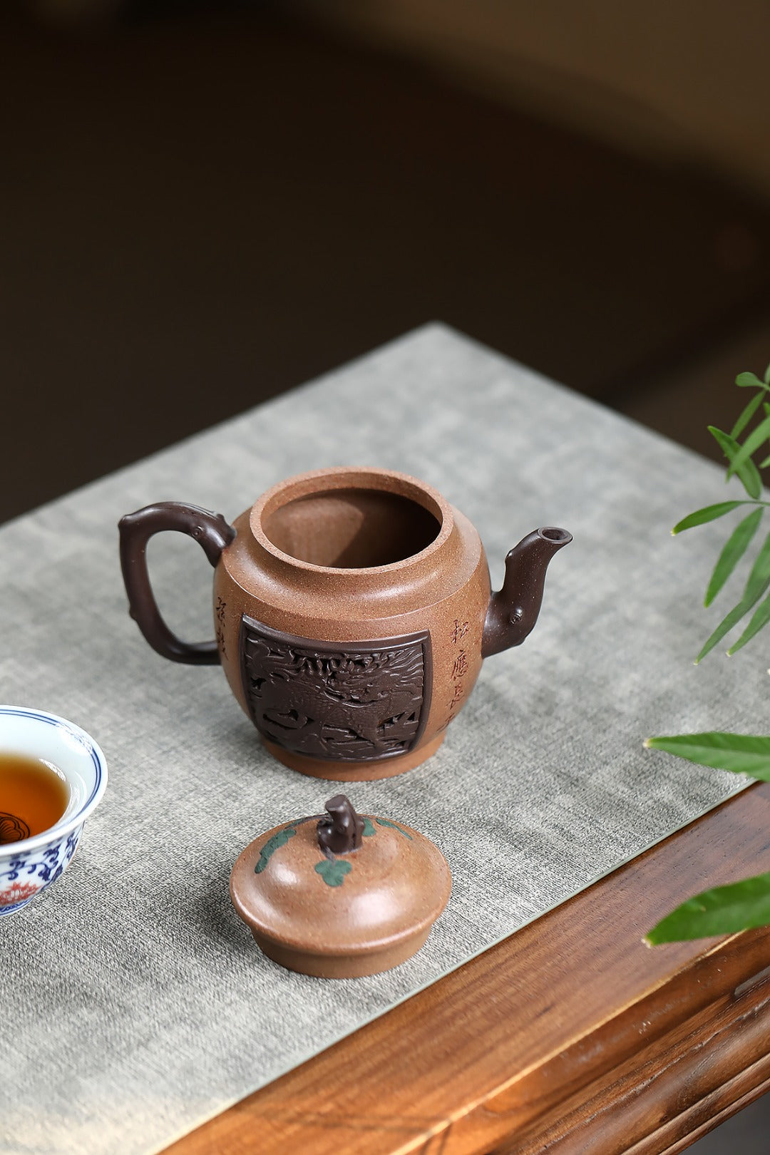 《松寿无疆》 徐孝奎 1935年生人，92岁紫砂元老，从业77年！！ 原矿早期桃花泥，360cc，并列10孔出水