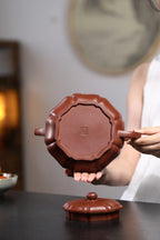 《筋纹周盘》（筋纹口） 【作者简介】高建中 研究员级高级工艺美术师 正高级工艺美术师 正高级乡村振兴技艺师 【作品简介】原矿四号井底槽清，1000cc，并列10孔出水