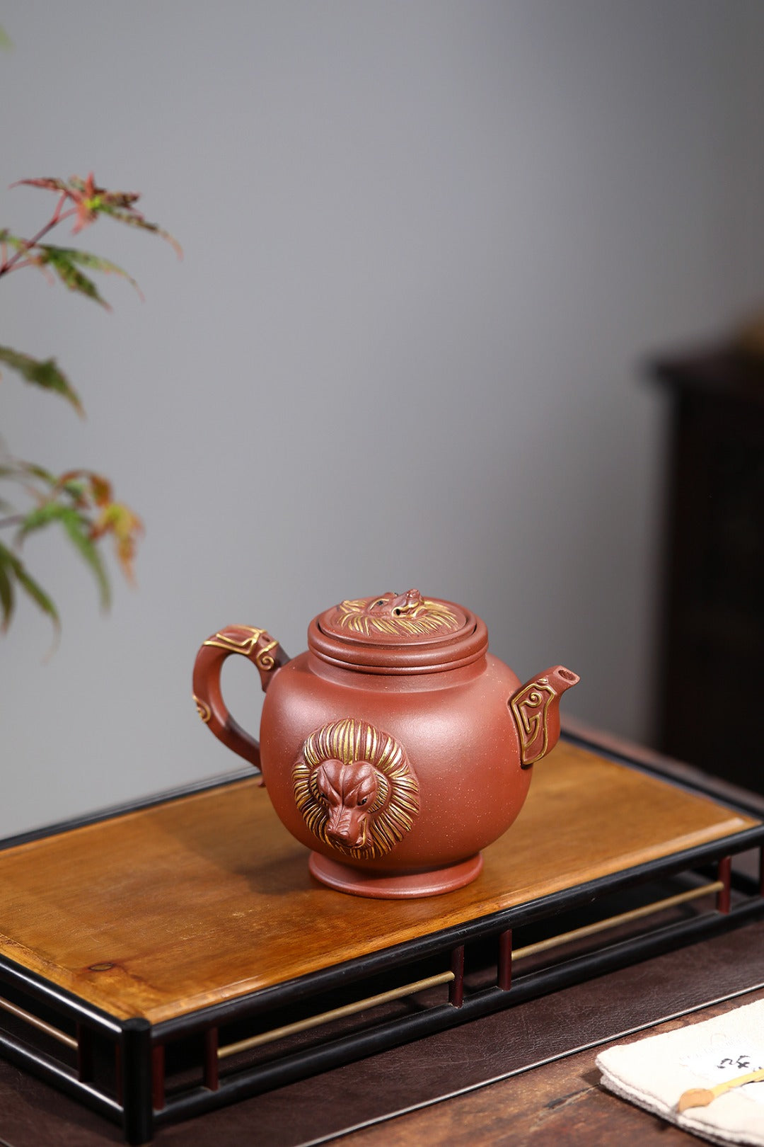 高工佳作！！ 《瑞狮壶》（壶钮轴承可转动） 国家级高级工艺美术师 蒋亚平 原矿底槽清，600cc，并列13孔出水