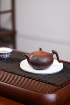 《飞鸿》 国家级工艺美术师 鲍玉华 装饰：李玮（江苏省陶瓷艺术大师，正高）原矿家藏老紫泥，340cc，菱形9孔出水