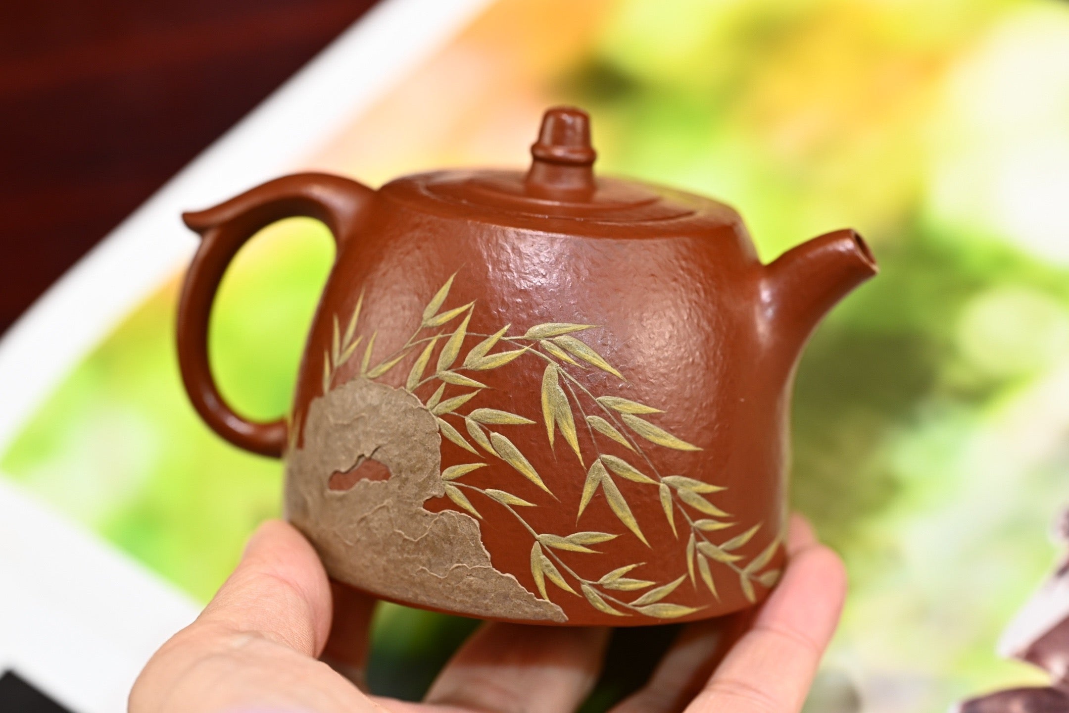 小井栏·全手工 /大拍陶手雷罡作品（师承范伟群） /容量150cc/家藏朱泥 壶身线条体现出平和清净，无为之韵