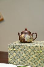 龙珠·全手工/大拍陶手雷罡作品（师承范伟群）/容量250cc/极品紫泥 壶身俊秀凝练，流把舒展，龙珠压顶与壶身形态相应和
