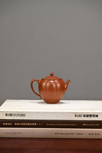娴静·全手工 /大拍陶手张智耀作品/容量210cc/家藏朱泥 壶型秀巧雅致，身如橄榄，流线曼妙有致，气韵灵动