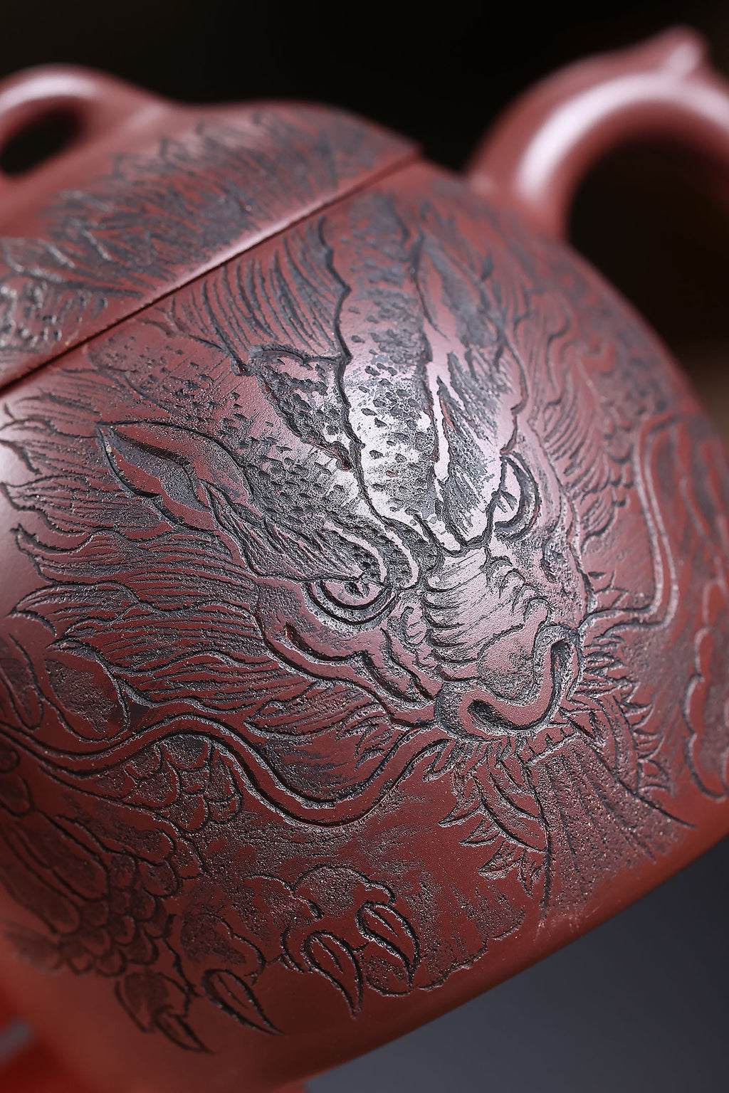 省大师勇淑英作品收藏【秦权壶】内有乾坤 泥料：极品龙血砂 容量：200cc  作者：勇淑英 江苏省陶瓷艺术大师  工艺：手工制作，收藏价值高👍