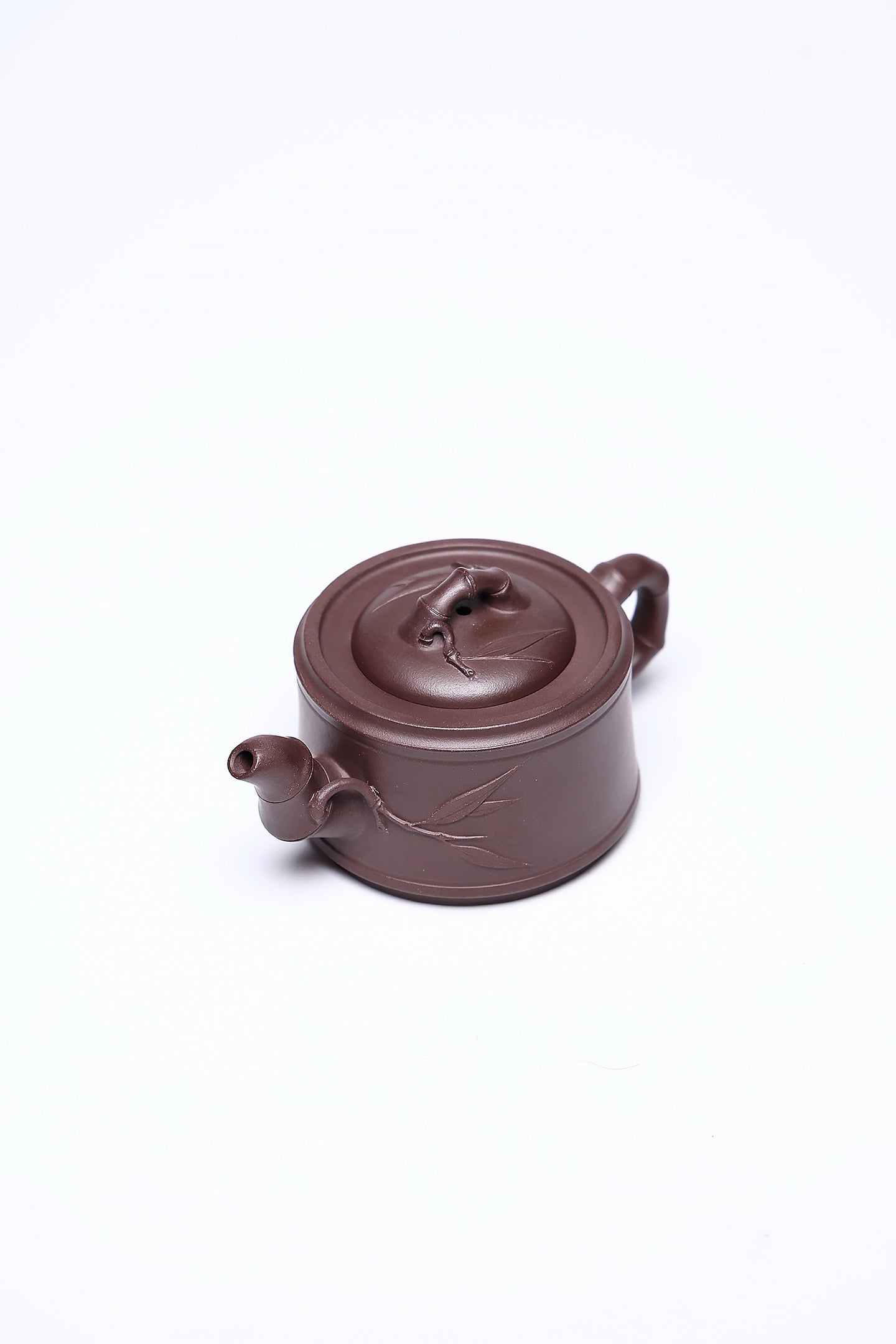 双省名人经典之作（一品竹段壶） 泥料：石红 容量：300cc 作者：韩小虎 研究员级高级工艺美术师