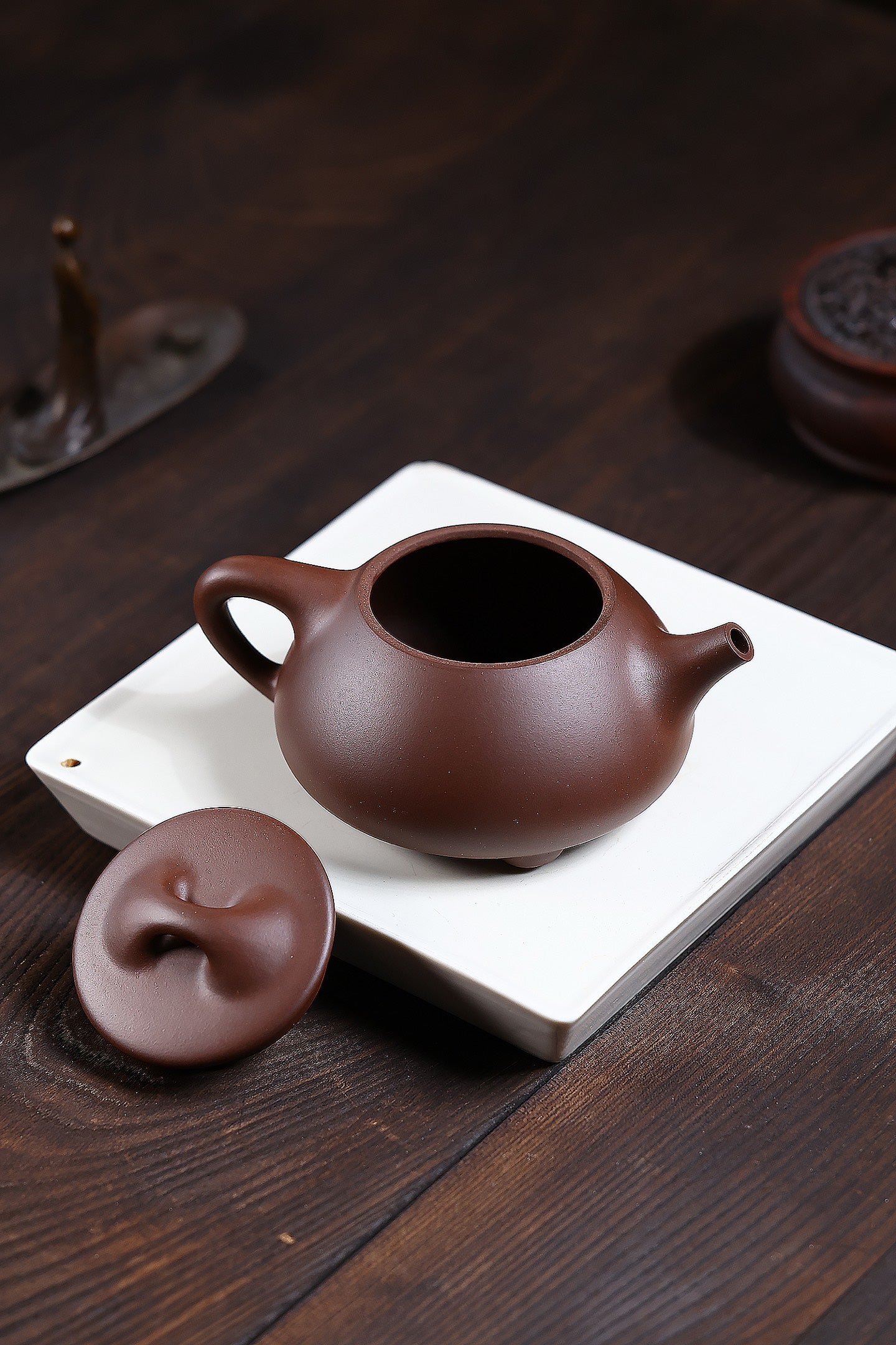 省大师勇淑英作品收藏【石瓢】 泥料：极品文革泥 容量：350cc  作者：勇淑英 江苏省陶瓷艺术大师  工艺：手工制作，收藏价值高👍
