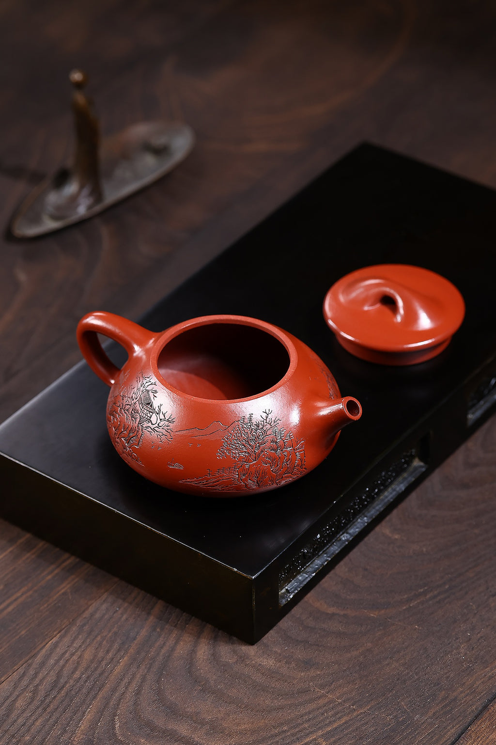省大师勇淑英作品收藏【石瓢】 泥料：极品朱泥 容量：220cc  作者：勇淑英 江苏省陶瓷艺术大师  工艺：手工制作，收藏价值高👍