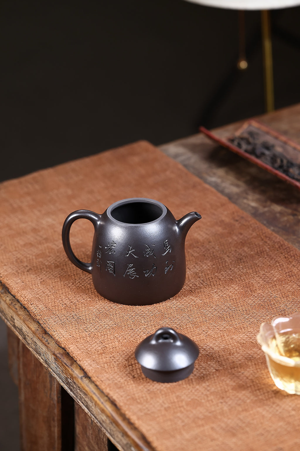 省大师勇淑英作品收藏【秦权壶】内有乾坤 泥料：极品乌金泥 容量：220cc  作者：勇淑英 江苏省陶瓷艺术大师  工艺：手工制作，收藏价值高👍