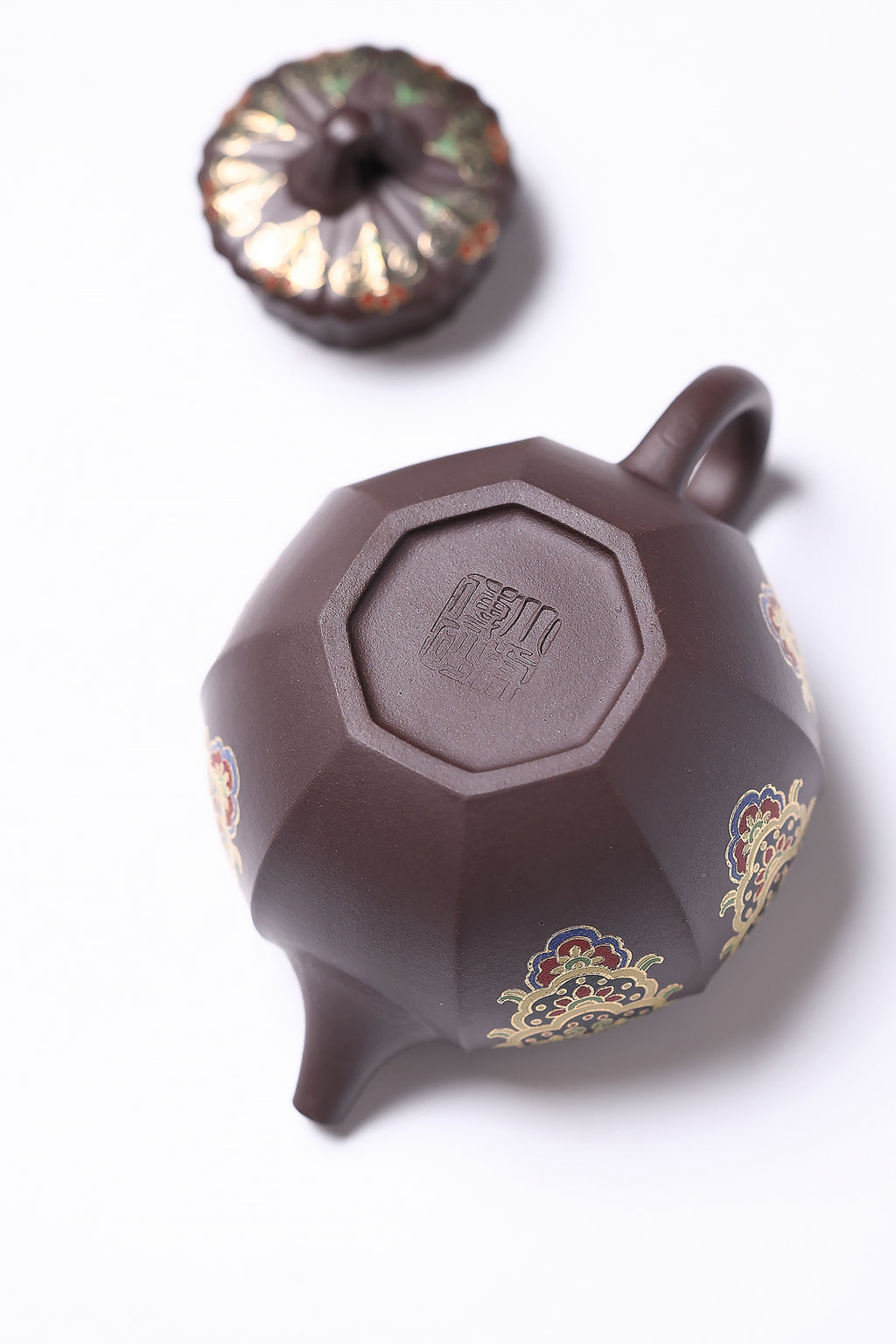 双省名人经典之作【唯心】 泥料：原矿石红 容量：250cc 作者：韩小虎 研究员级高级工艺美术师