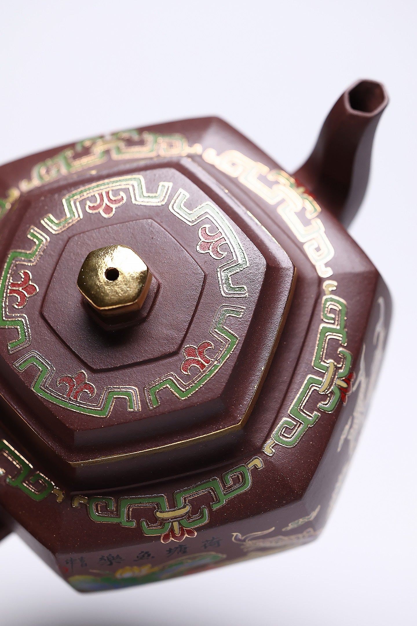 双省名人经典之作【六方雪华】 泥料：原矿紫泥 容量：320cc 作者：韩小虎 研究员级高级工艺美术师