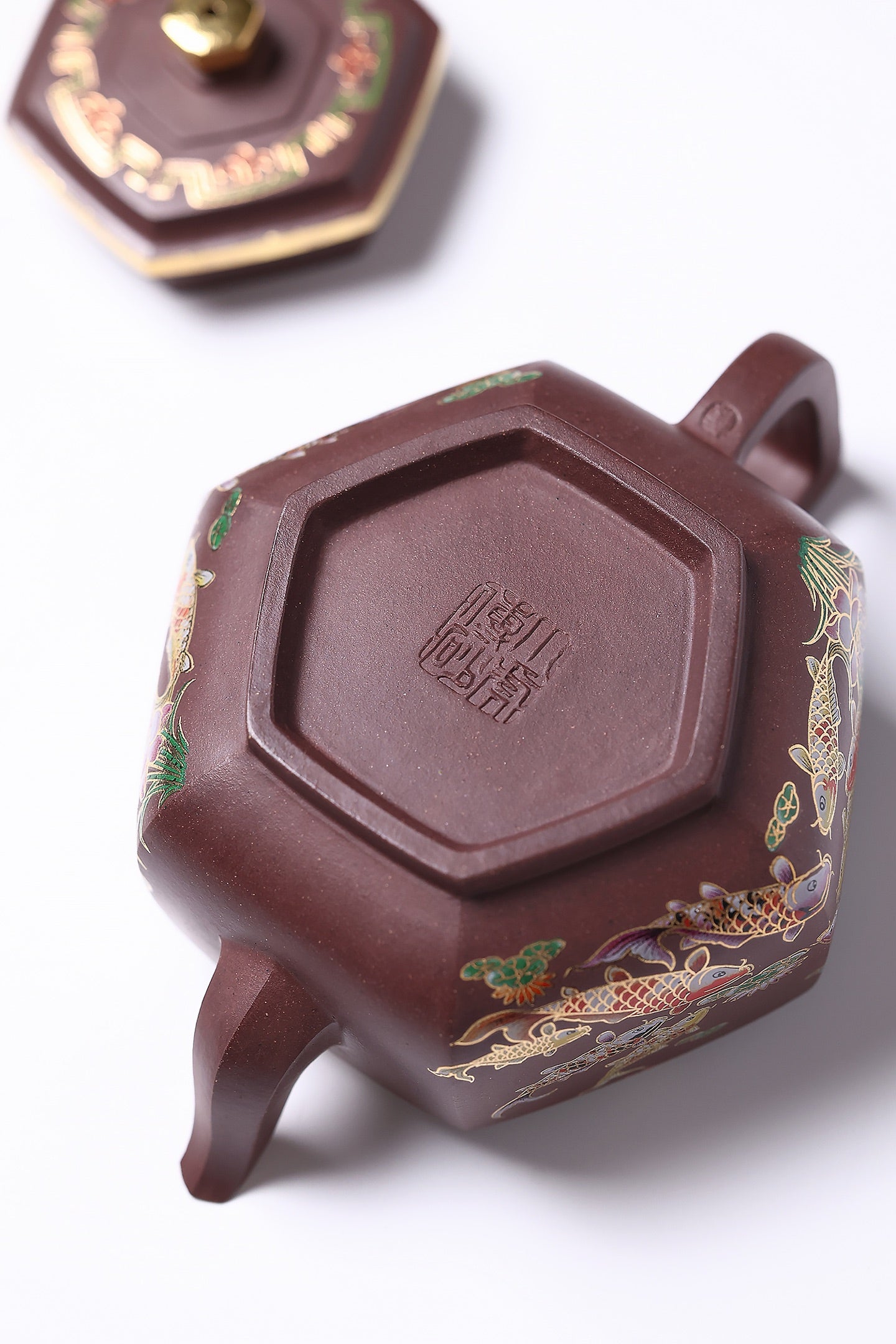 双省名人经典之作【六方雪华】 泥料：原矿紫泥 容量：320cc 作者：韩小虎 研究员级高级工艺美术师