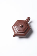 双省名人经典之作【大彬六方壶】 泥料：底槽清 容量：330cc  作者：韩小虎 研究员级高级工艺美术师