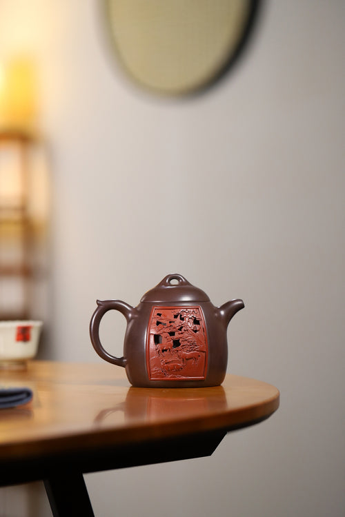 1992年设计制作 宜兴陶瓷艺术节展品 作者：紫砂技艺传承人 裴石民首席弟子 何道洪师兄毛阿明 泥料：景舟紫泥 容量：300cc